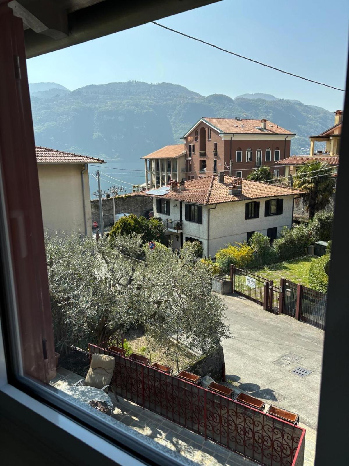 Ester Lakehouse, Graziosa Casa Indipendente 列尔纳 外观 照片