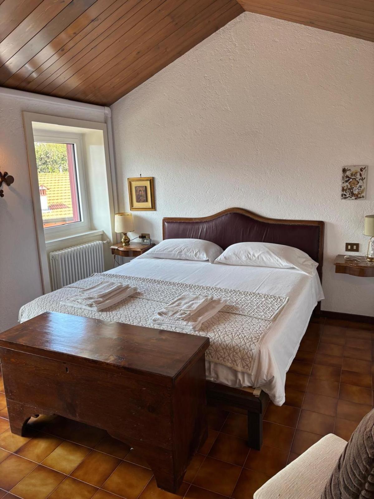 Ester Lakehouse, Graziosa Casa Indipendente 列尔纳 外观 照片