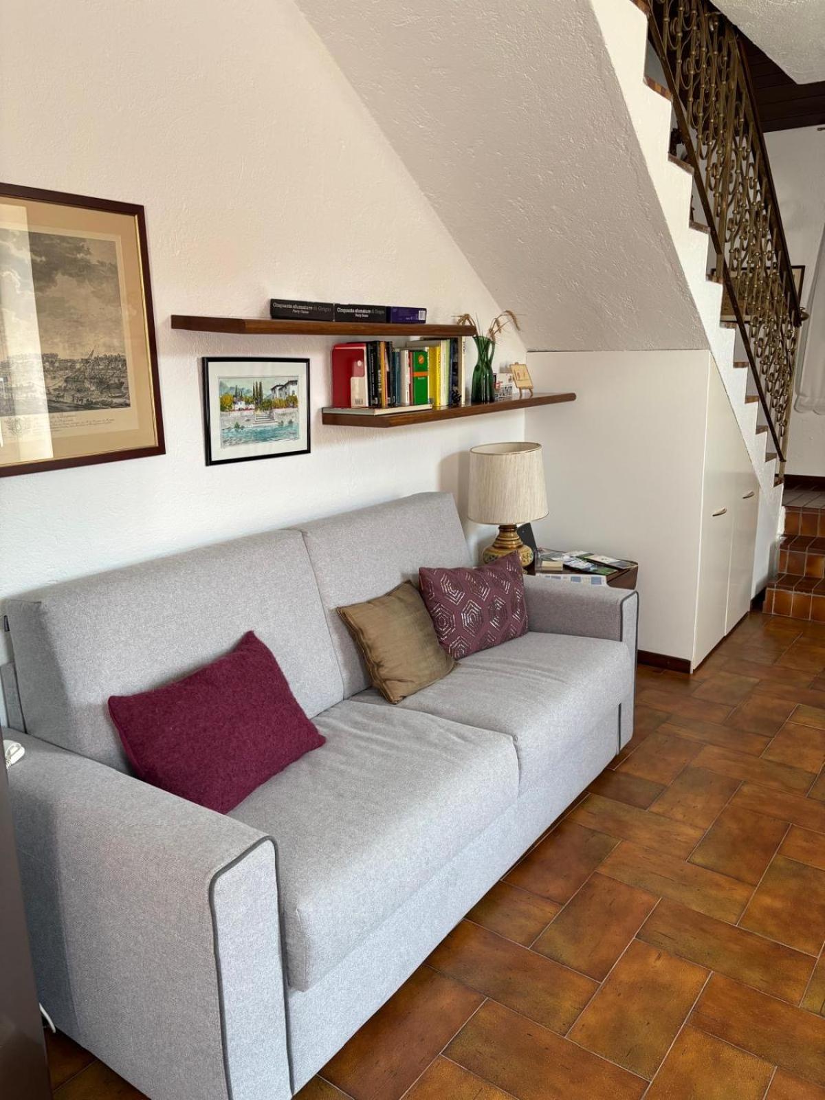 Ester Lakehouse, Graziosa Casa Indipendente 列尔纳 外观 照片