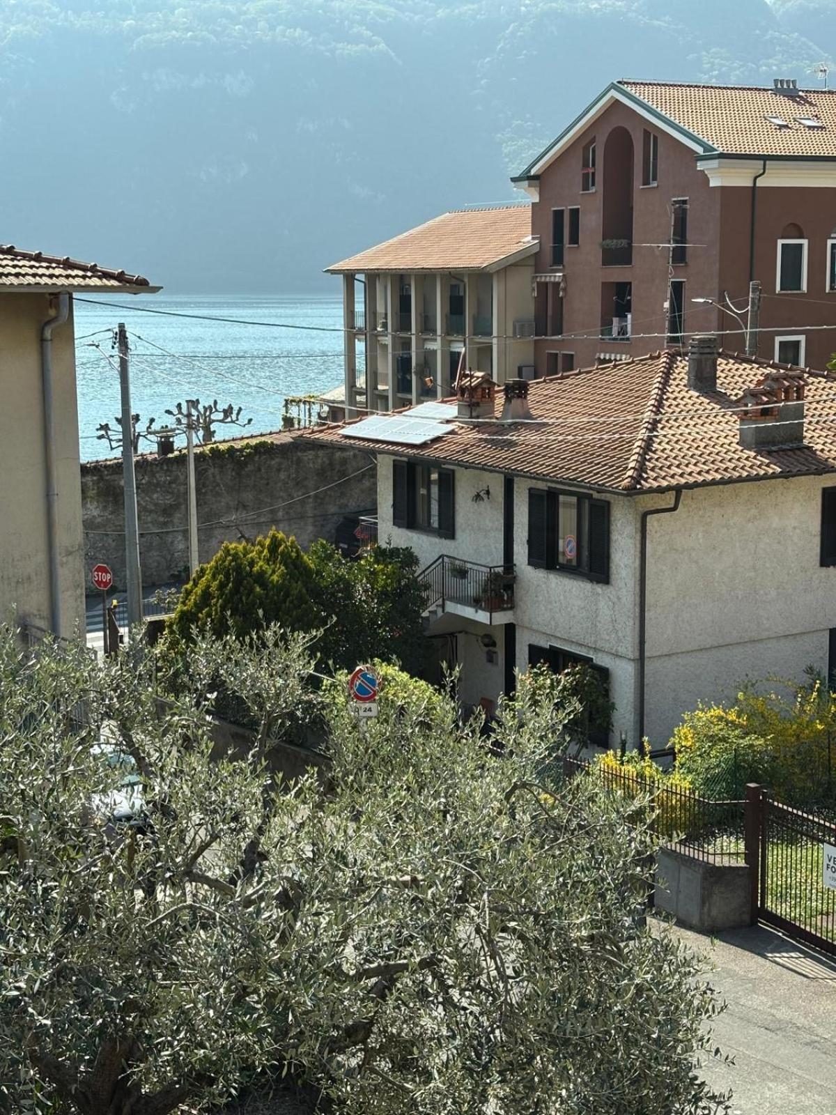 Ester Lakehouse, Graziosa Casa Indipendente 列尔纳 外观 照片