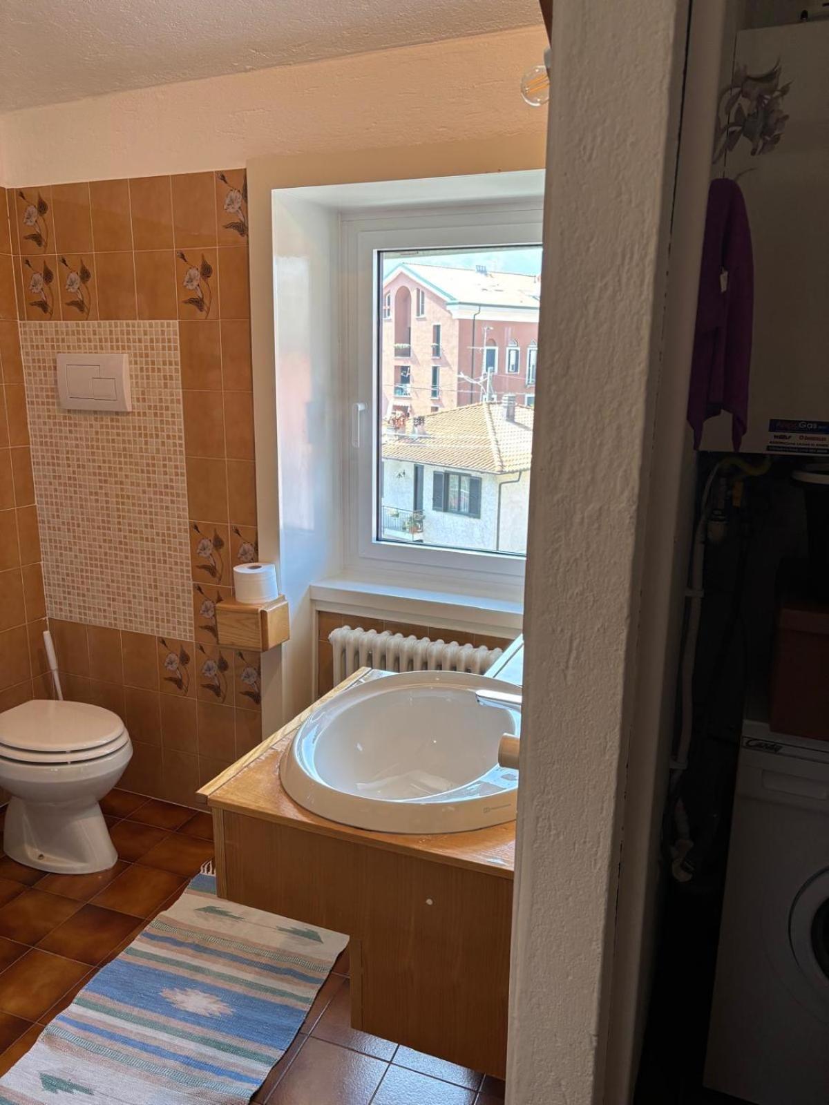 Ester Lakehouse, Graziosa Casa Indipendente 列尔纳 外观 照片