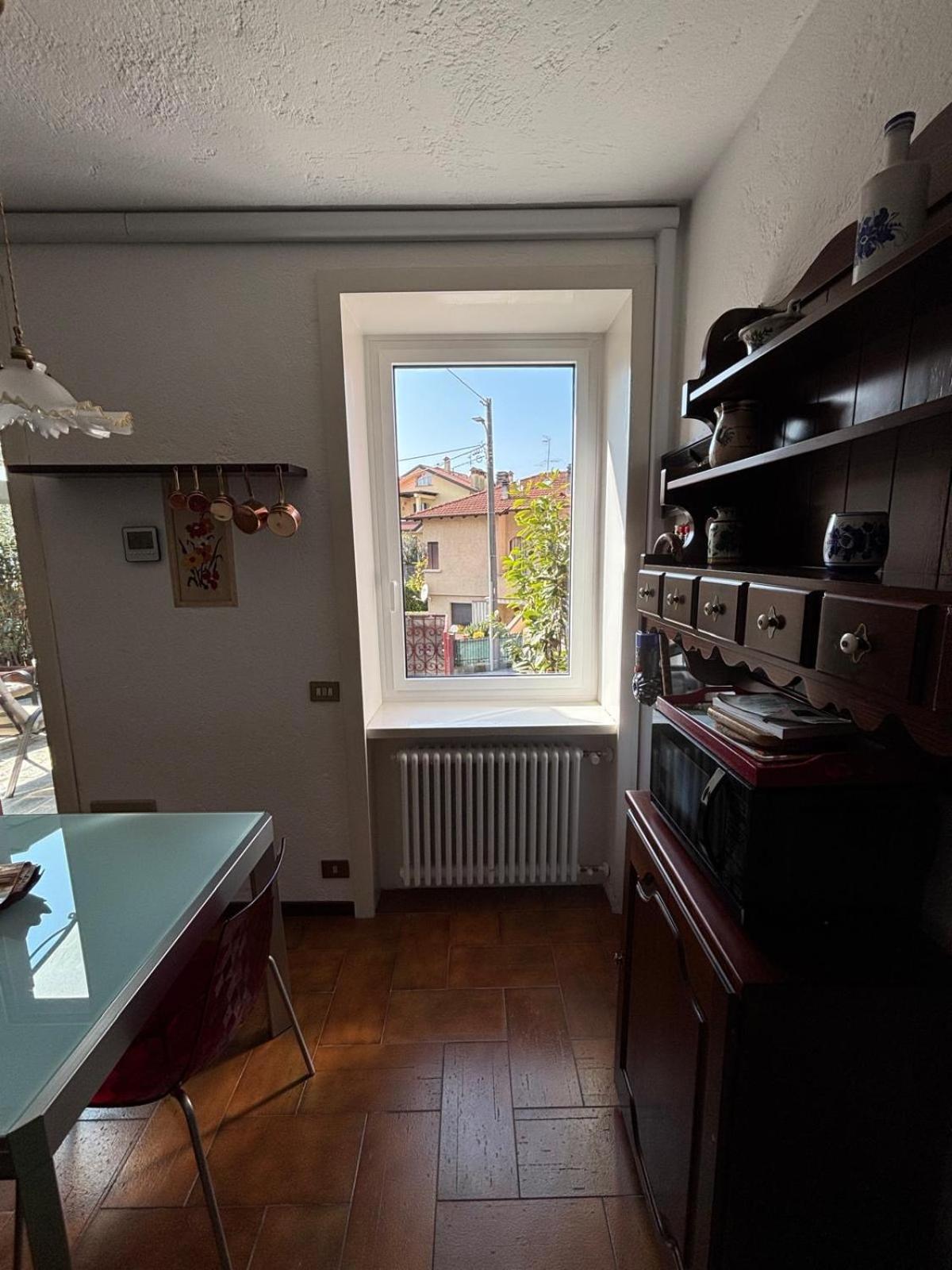 Ester Lakehouse, Graziosa Casa Indipendente 列尔纳 外观 照片