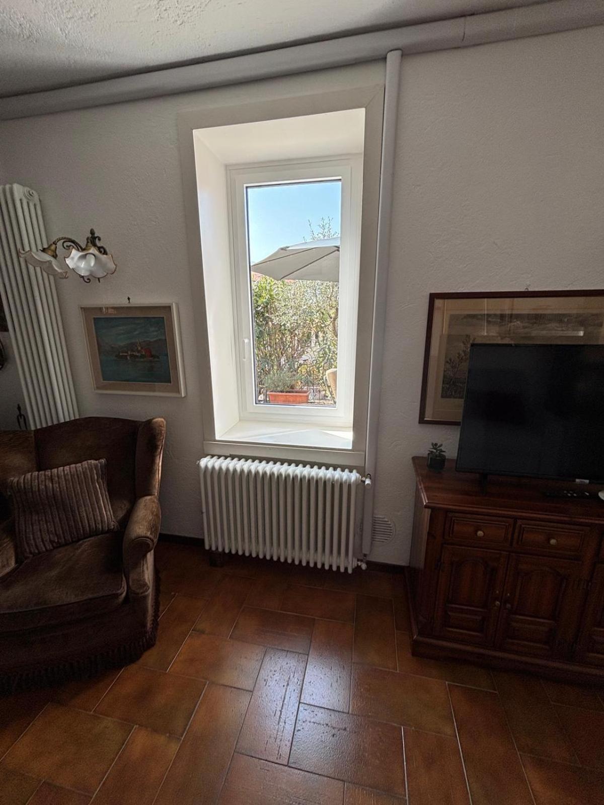 Ester Lakehouse, Graziosa Casa Indipendente 列尔纳 外观 照片