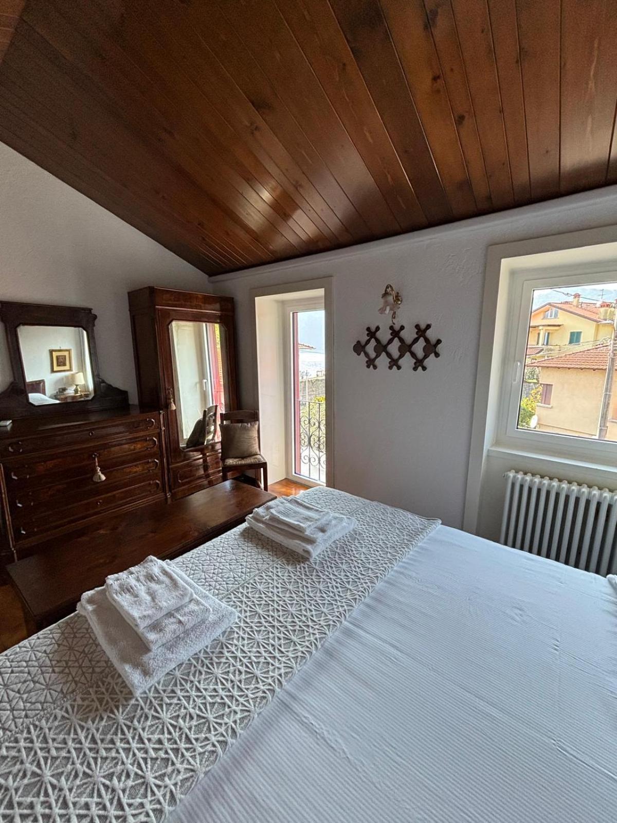 Ester Lakehouse, Graziosa Casa Indipendente 列尔纳 外观 照片
