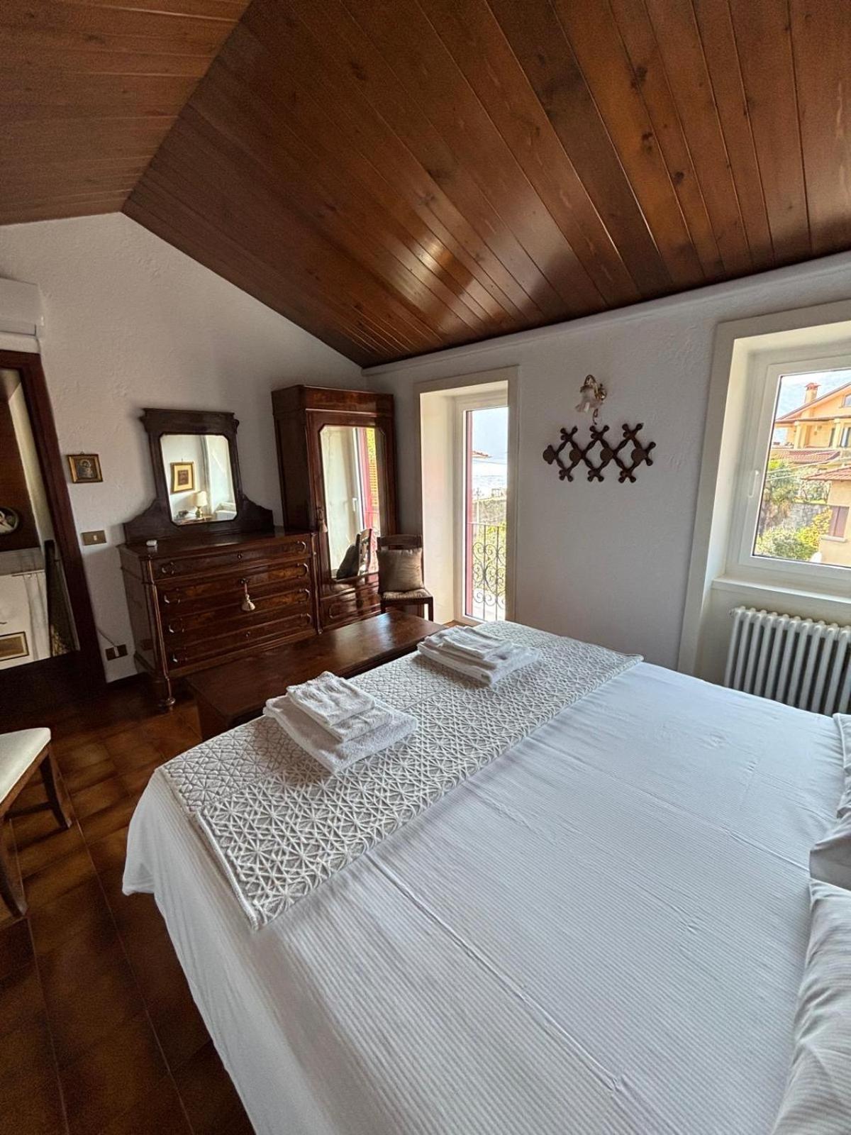 Ester Lakehouse, Graziosa Casa Indipendente 列尔纳 外观 照片